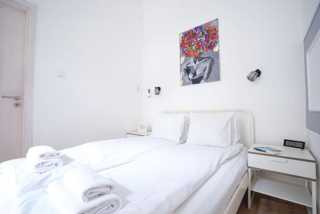 Venus Apartments - Klauzal Ter I Budapest Luaran gambar