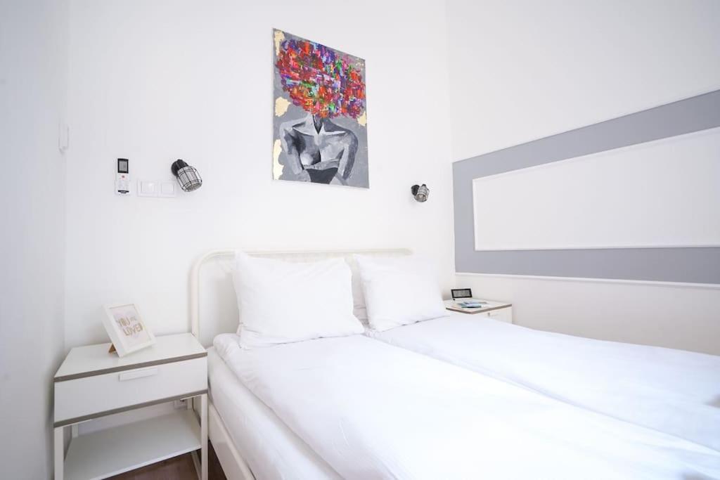 Venus Apartments - Klauzal Ter I Budapest Luaran gambar