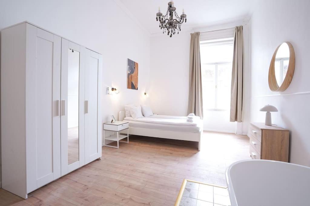 Venus Apartments - Klauzal Ter I Budapest Luaran gambar