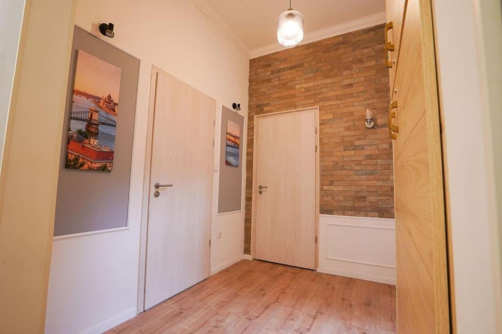 Venus Apartments - Klauzal Ter I Budapest Luaran gambar